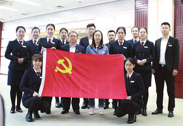 他砍死老板娘和一个婴儿,被法院判了无期后,不仅不激动还很失望